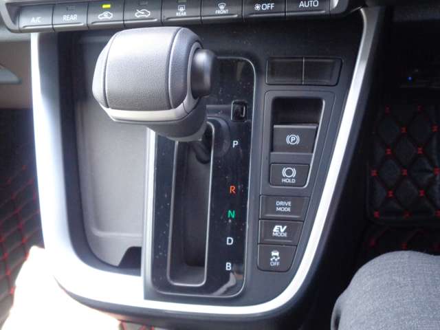 トヨタ ノア １．８ ハイブリッド Ｓ－Ｇ R5年 (中国) 99