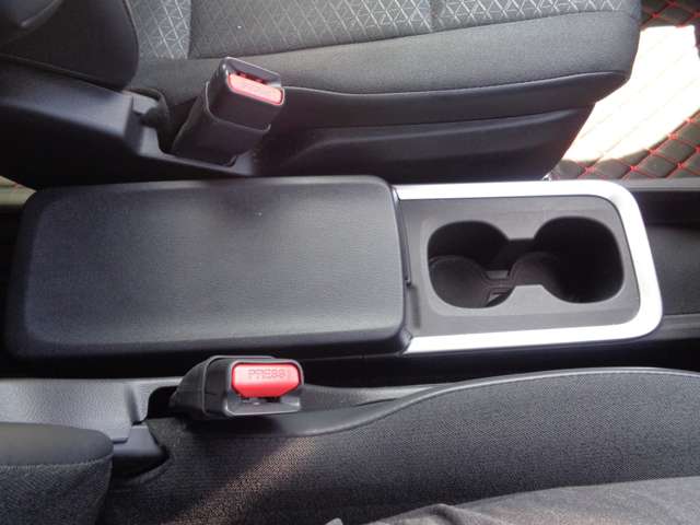 トヨタ ノア １．８ ハイブリッド Ｓ－Ｇ R5年 (中国) 99