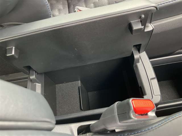 トヨタ ヴォクシー ２．０ Ｓ－Ｚ R5年 (東海) 99