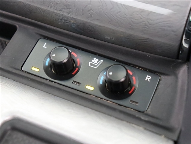 トヨタ ヴェルファイア　ハイブリッド ハイブリッド ２．５ エグゼクティブ ラウンジ Ｚ Ｅ－ＦＯＵＲ ４ＷＤ R1年 (関東) 99