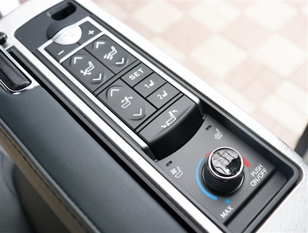 トヨタ ヴェルファイア　ハイブリッド ハイブリッド ２．５ エグゼクティブ ラウンジ Ｚ Ｅ－ＦＯＵＲ ４ＷＤ R1年 (関東) 99