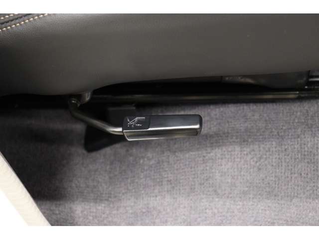 トヨタ ランドクルーザー７０ ２．８ ＡＸ ディーゼルターボ ４ＷＤ R6年 (東海) 99