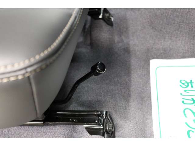 トヨタ ランドクルーザー７０ ２．８ ＡＸ ディーゼルターボ ４ＷＤ R6年 (東海) 99