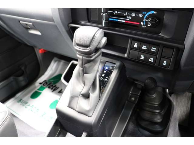 トヨタ ランドクルーザー７０ ２．８ ＡＸ ディーゼルターボ ４ＷＤ R6年 (東海) 99