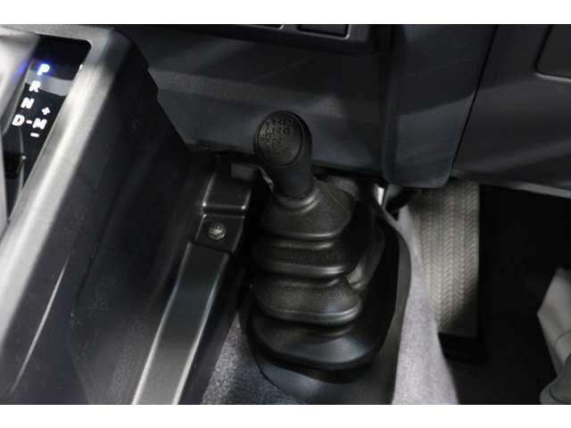 トヨタ ランドクルーザー７０ ２．８ ＡＸ ディーゼルターボ ４ＷＤ R6年 (東海) 99