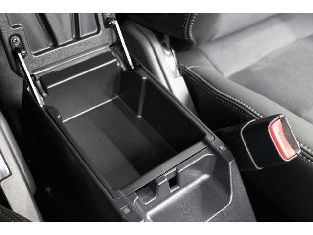 トヨタ ランドクルーザー７０ ２．８ ＡＸ ディーゼルターボ ４ＷＤ R6年 (東海) 99