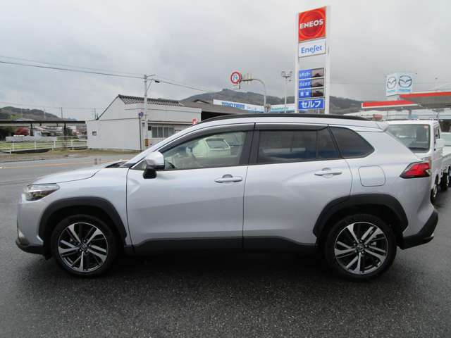 トヨタ カローラクロス　ハイブリッド １．８ ハイブリッド Ｚ Ｅ－ＦＯＵＲ ４ＷＤ R4年 (中国) 99