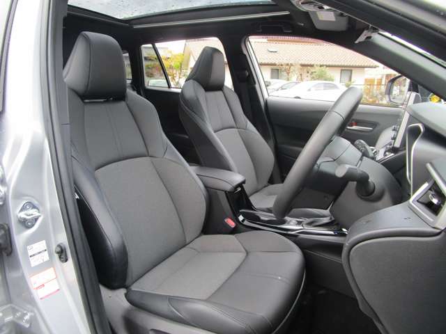 トヨタ カローラクロス　ハイブリッド １．８ ハイブリッド Ｚ Ｅ－ＦＯＵＲ ４ＷＤ R4年 (中国) 99