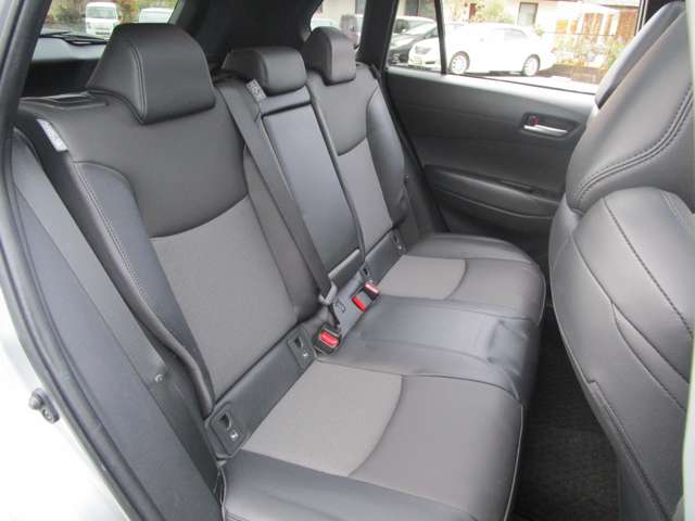 トヨタ カローラクロス　ハイブリッド １．８ ハイブリッド Ｚ Ｅ－ＦＯＵＲ ４ＷＤ R4年 (中国) 99