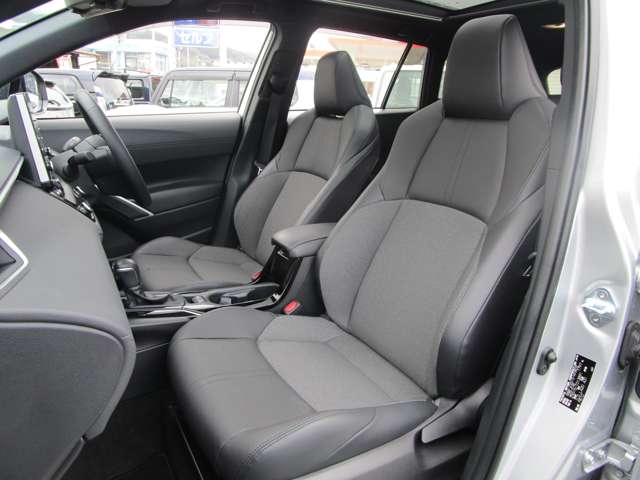 トヨタ カローラクロス　ハイブリッド １．８ ハイブリッド Ｚ Ｅ－ＦＯＵＲ ４ＷＤ R4年 (中国) 99