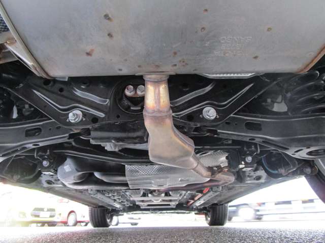 トヨタ カローラクロス　ハイブリッド １．８ ハイブリッド Ｚ Ｅ－ＦＯＵＲ ４ＷＤ R4年 (中国) 99