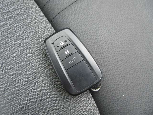 トヨタ カローラクロス　ハイブリッド １．８ ハイブリッド Ｚ Ｅ－ＦＯＵＲ ４ＷＤ R4年 (中国) 99