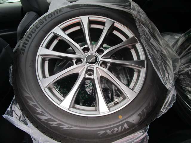 トヨタ カローラクロス　ハイブリッド １．８ ハイブリッド Ｚ Ｅ－ＦＯＵＲ ４ＷＤ R4年 (中国) 99