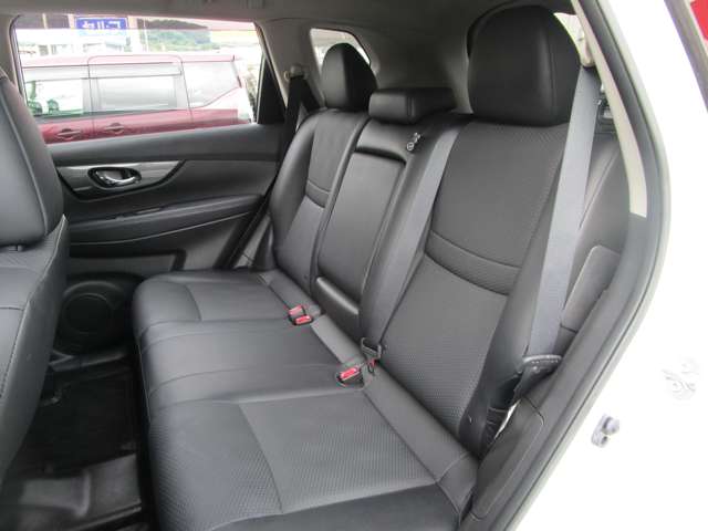 日産 エクストレイル　ハイブリッド ２．０ ２０Ｘ ハイブリッド エマージェンシーブレーキパッケージ H29年 (中国) 99