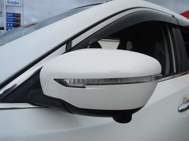 日産 エクストレイル　ハイブリッド ２．０ ２０Ｘ ハイブリッド エマージェンシーブレーキパッケージ H29年 (中国) 99