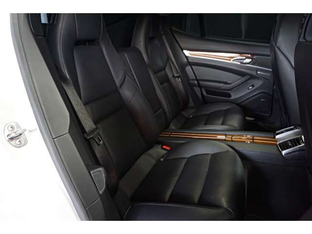 ポルシェ パナメーラ ４ ＰＤＫ ４ＷＤ H27年 (北海道) 99