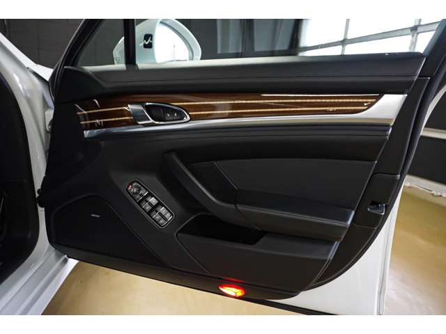 ポルシェ パナメーラ ４ ＰＤＫ ４ＷＤ H27年 (北海道) 99