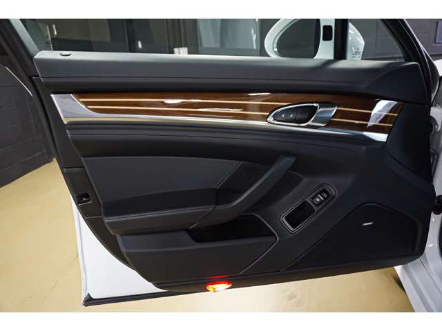 ポルシェ パナメーラ ４ ＰＤＫ ４ＷＤ H27年 (北海道) 99