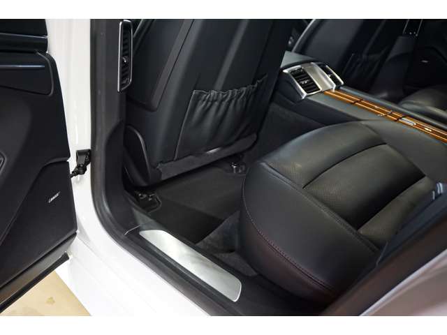 ポルシェ パナメーラ ４ ＰＤＫ ４ＷＤ H27年 (北海道) 99