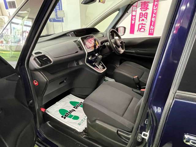 日産 セレナ ２．０ Ｘ H29年 (北海道) 99