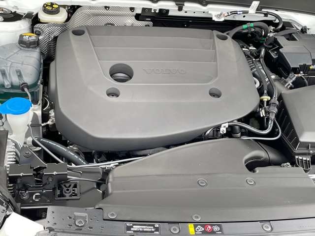 ボルボ ＸＣ４０ ウルトラ Ｂ４ ＡＷＤ ４ＷＤ R6年 (東北) 99