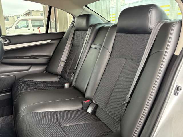 日産 スカイライン ２．５ ２５０ＧＴ ＦＯＵＲ ４ＷＤ H21年 (東北) 99