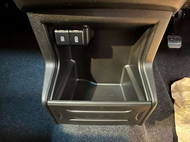 スズキ クロスビー １．０ ハイブリッド ＭＺ ４ＷＤ R6年 (北海道) 99