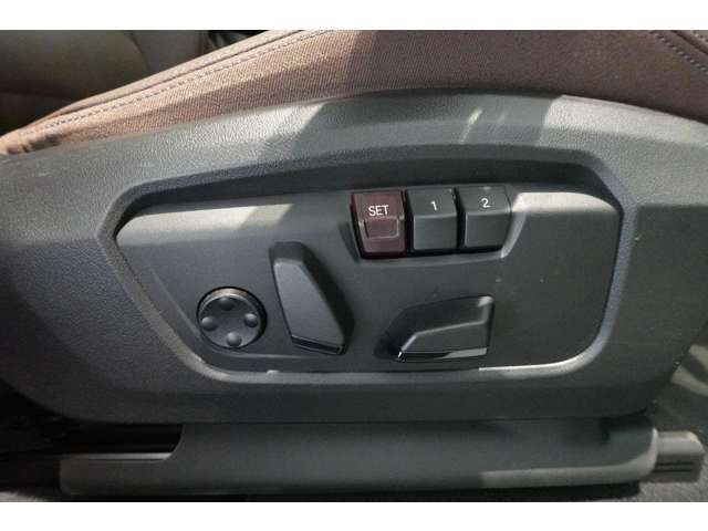 ＢＭＷ ｉＸ２ Ｘドライブ３０ Ｍスポーツ ４ＷＤ R6年 (近畿) 99