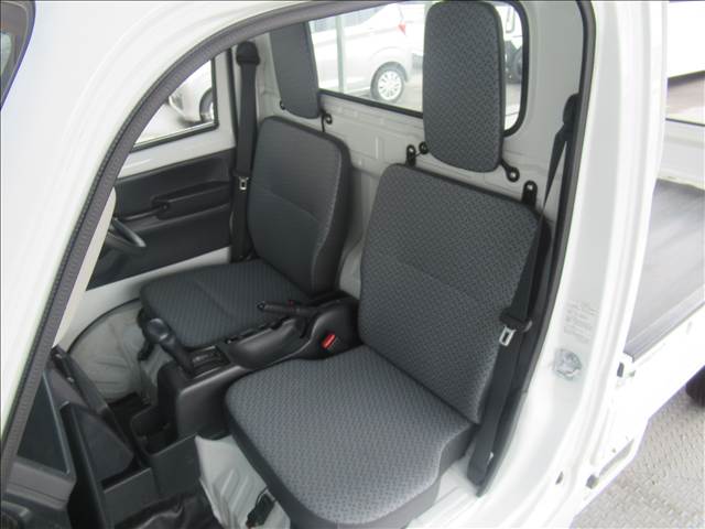 スズキ キャリイトラック ６６０ ＫＣエアコン・パワステ ３方開 オートギヤシフト車 ４ＷＤ H27年 (東北) 99