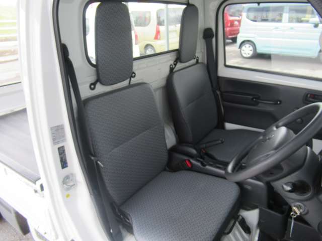 スズキ キャリイトラック ６６０ ＫＣエアコン・パワステ ３方開 オートギヤシフト車 ４ＷＤ H27年 (東北) 99