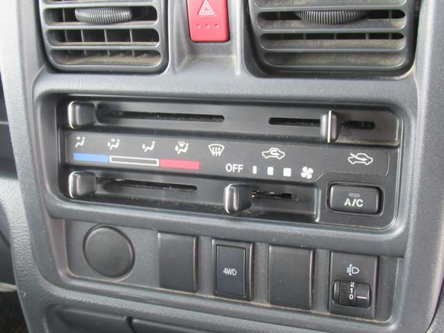 スズキ キャリイトラック ６６０ ＫＣエアコン・パワステ ３方開 オートギヤシフト車 ４ＷＤ H27年 (東北) 99