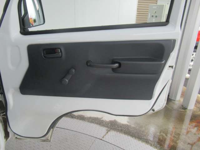 スズキ キャリイトラック ６６０ ＫＣエアコン・パワステ ３方開 オートギヤシフト車 ４ＷＤ H27年 (東北) 99