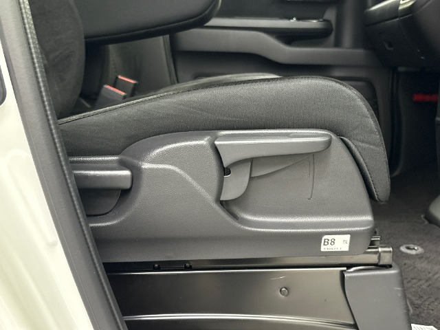 ホンダ Ｎ　ＢＯＸ カスタム ６６０ Ｌ R5年 (東海) 99