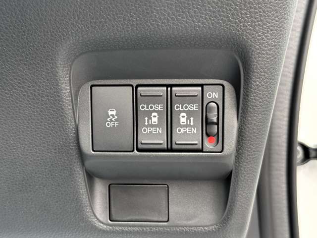 ホンダ フリード　ハイブリッド １．５ Ｅ：ＨＥＶ エアー ＥＸ R7年 (関東) 99