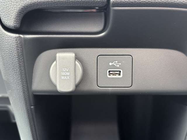 ホンダ フリード　ハイブリッド １．５ Ｅ：ＨＥＶ エアー ＥＸ R7年 (関東) 99