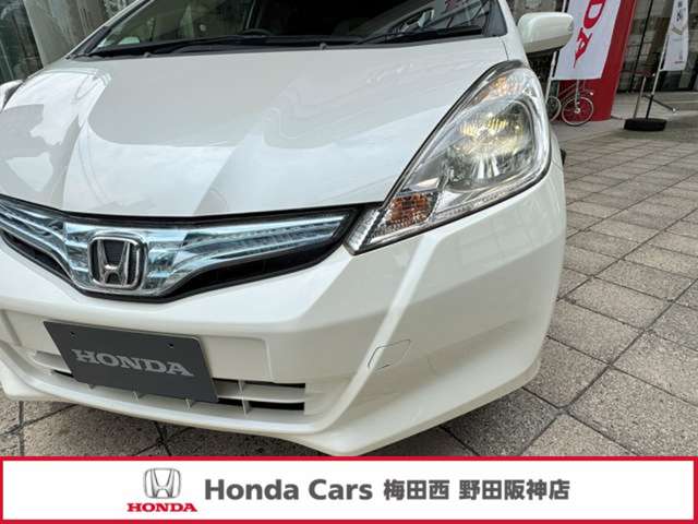 ホンダ フィット　ハイブリッド １．３ １０ＴＨアニバーサリー H24年 (近畿) 99