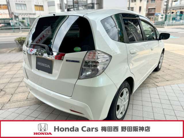 ホンダ フィット　ハイブリッド １．３ １０ＴＨアニバーサリー H24年 (近畿) 99