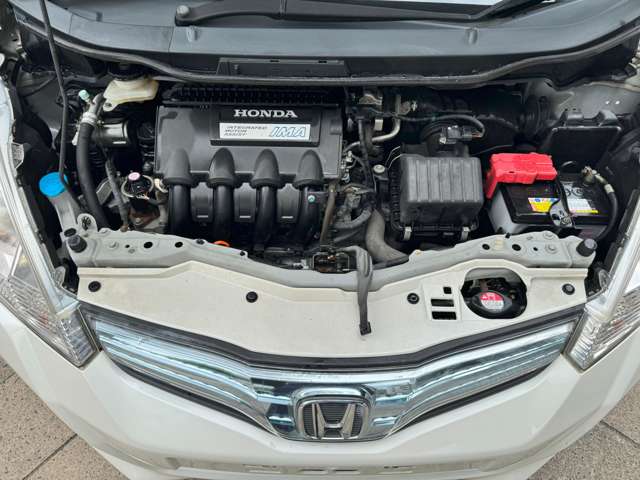 ホンダ フィット　ハイブリッド １．３ １０ＴＨアニバーサリー H24年 (近畿) 99