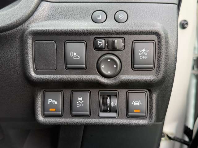 日産 ノート １．２ Ｅ－ＰＯＷＥＲ Ｘ R1年 (九州・沖縄) 99