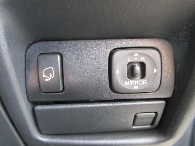 トヨタ アリスト ３．０ Ｓ３００ベルテックスエディション H13年 (中国) 99