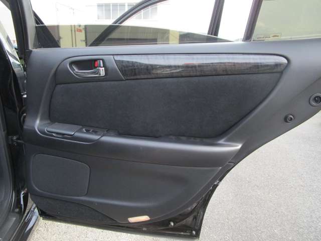 トヨタ アリスト ３．０ Ｓ３００ベルテックスエディション H13年 (中国) 99