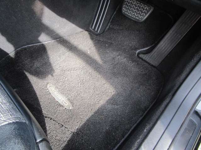 トヨタ アリスト ３．０ Ｓ３００ベルテックスエディション H13年 (中国) 99