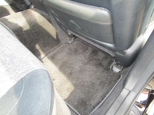 トヨタ アリスト ３．０ Ｓ３００ベルテックスエディション H13年 (中国) 99