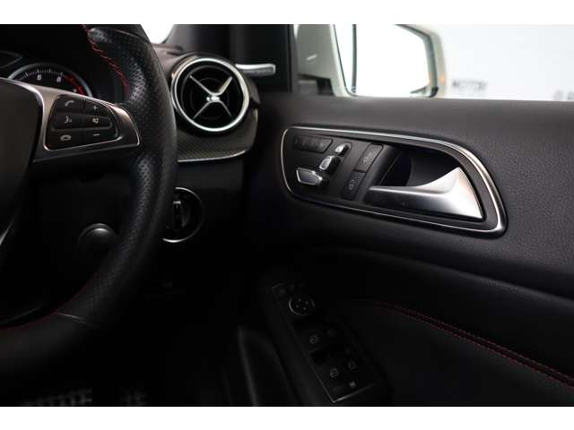 メルセデスベンツ Ｂクラス Ｂ２５０ ４マティック スポーツ ４ＷＤ H27年 (近畿) 99