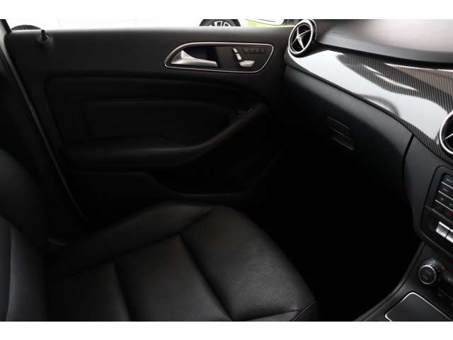 メルセデスベンツ Ｂクラス Ｂ２５０ ４マティック スポーツ ４ＷＤ H27年 (近畿) 99