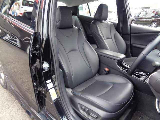 トヨタ プリウス １．８ Ａ ツーリングセレクション R2年 (中国) 99