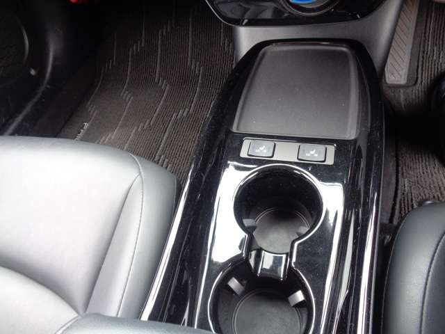 トヨタ プリウス １．８ Ａ ツーリングセレクション R2年 (中国) 99