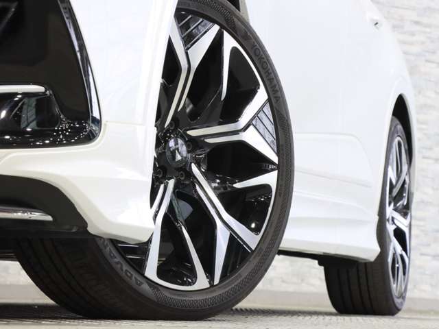 トヨタ クラウン　クロスオーバー　ハイブリッド ２．５ Ｇ アドバンスト レザー パッケージ Ｅ－ＦＯＵＲ ４ＷＤ R4年 (関東) 99