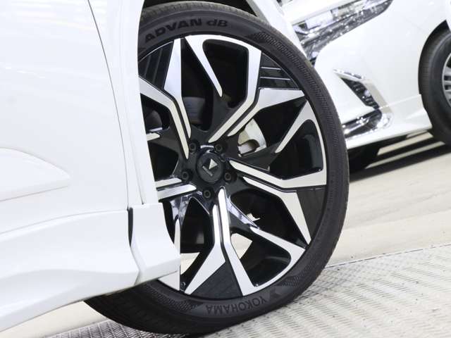 トヨタ クラウン　クロスオーバー　ハイブリッド ２．５ Ｇ アドバンスト レザー パッケージ Ｅ－ＦＯＵＲ ４ＷＤ R4年 (関東) 99