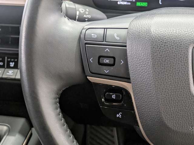 トヨタ クラウン　クロスオーバー　ハイブリッド ２．５ Ｇ アドバンスト レザー パッケージ Ｅ－ＦＯＵＲ ４ＷＤ R4年 (関東) 99